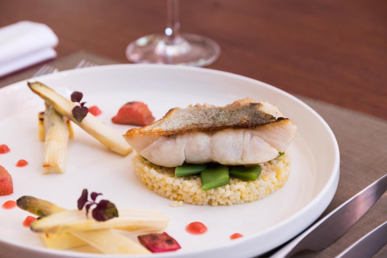 Hotel Restaurant Spa Disini Montpellier Est, The Originals Relais Кастри Екстериор снимка